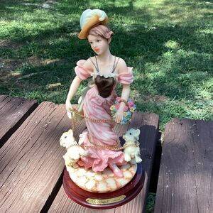 De Capoli Figure Woman with Dogs on Leash Poly Resin Vintage 10” w/ Chip